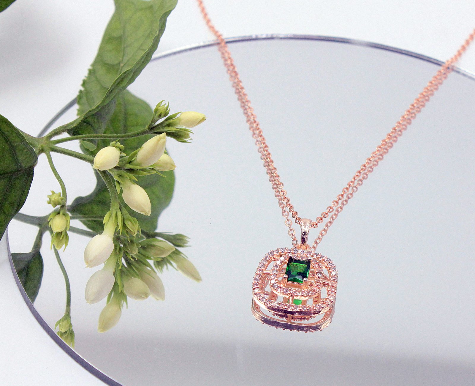 GOLD PLATED SILVER PLATED AD STONE NECKLACE